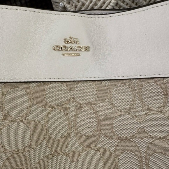 Coach Lexy Hobo Signature Beige and White Shoulder Bag - Picture 3 of 13